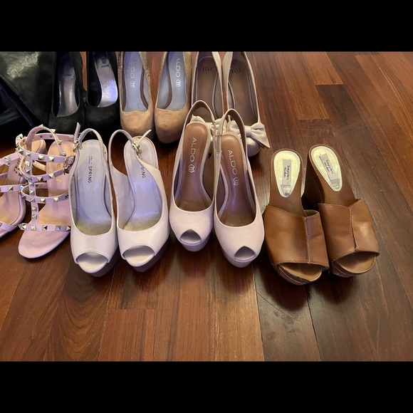 WOMENS SIZE 6 SHOES (PRICE IS FOR ALL) - Picture 4 of 6